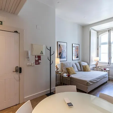 Refuge In Chiado, Elegance And Comfort In Apartamento Lisboa