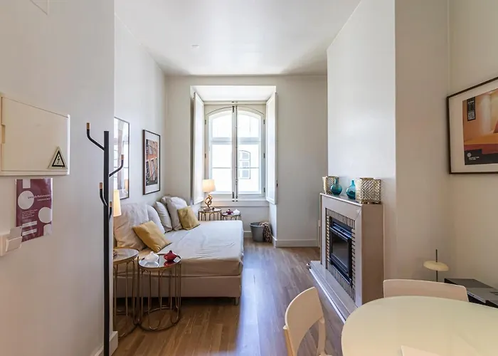 Refuge In Chiado, Elegance And Comfort In شقة