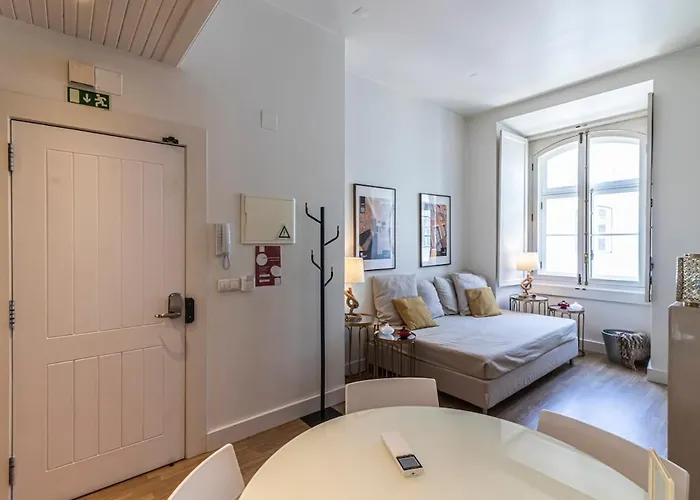 Refuge In Chiado, Elegance And Comfort In شقة Lisboa